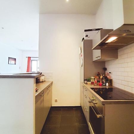 Room At Chicken'S Shared Appartment บรัสเซลส์ ภายนอก รูปภาพ