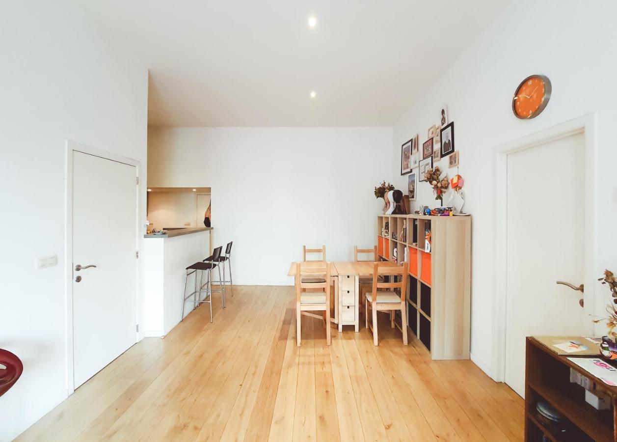 Room At Chicken'S Shared Appartment บรัสเซลส์ ภายนอก รูปภาพ
