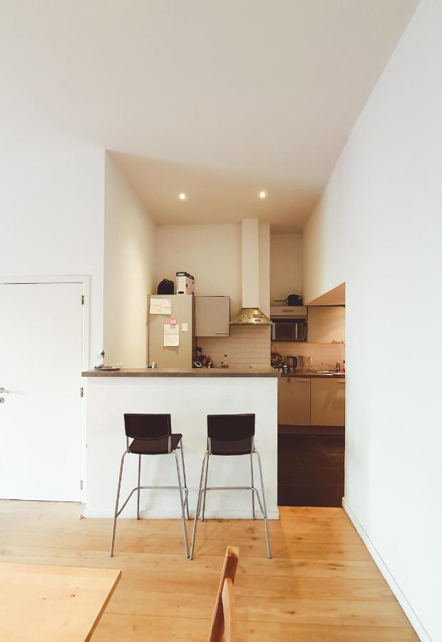 Room At Chicken'S Shared Appartment บรัสเซลส์ ภายนอก รูปภาพ